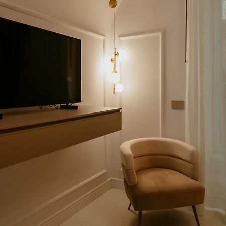 Luxury Apartment-Quartieri Spagn By Alux38 Νάπολη Εξωτερικό φωτογραφία
